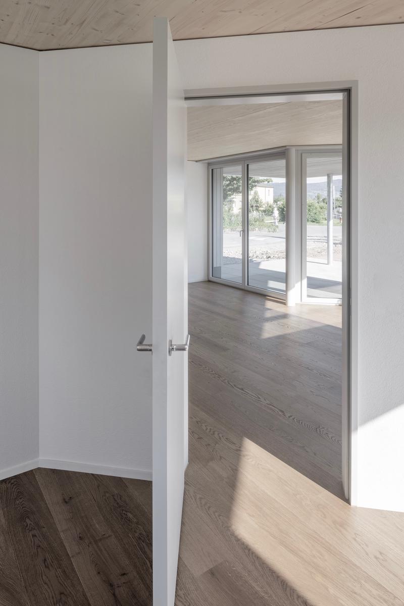 Image Detail Page 11